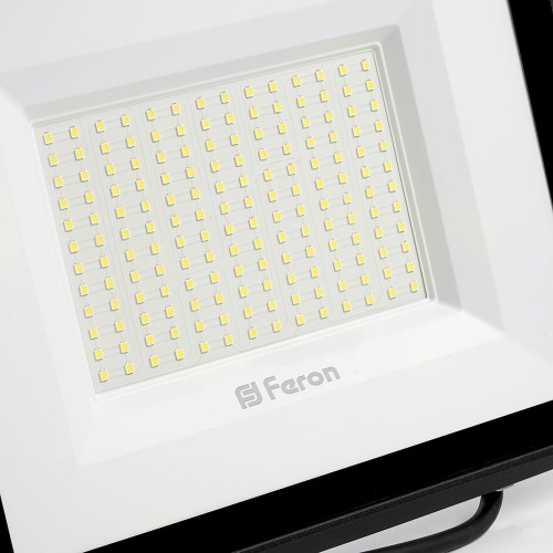 Светодиодный прожектор Feron LL-924 IP65 200W 4000K
